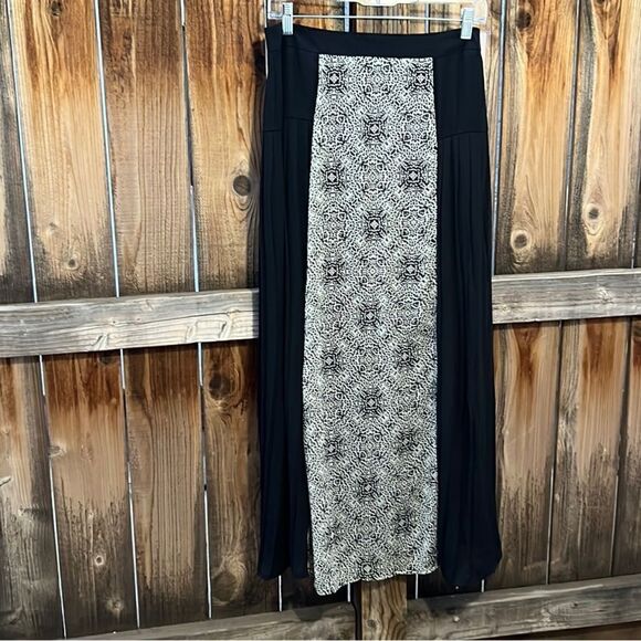 Lapis skirt pleated black cream geometric lined Medium NWT - Picture 1 of 2